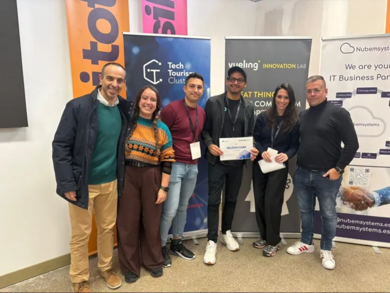 Winning team, together with Vueling representatives